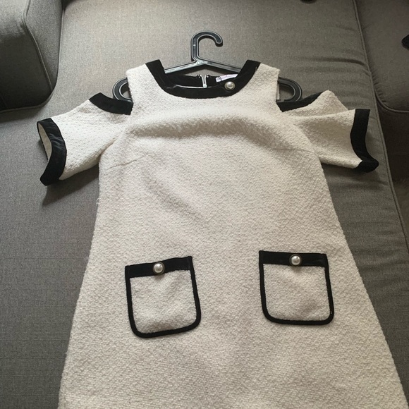 White black , channel vibe dress ,brain new - Picture 2 of 9